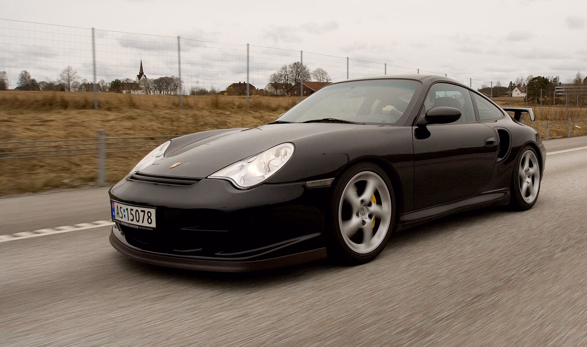 911 GT2 — photo 2