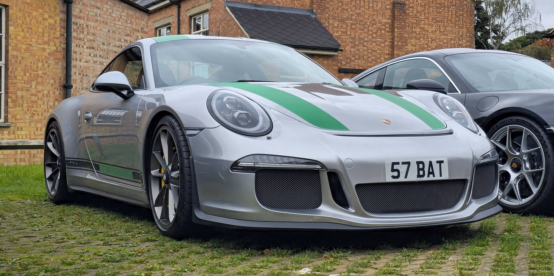 911 R — photo 3